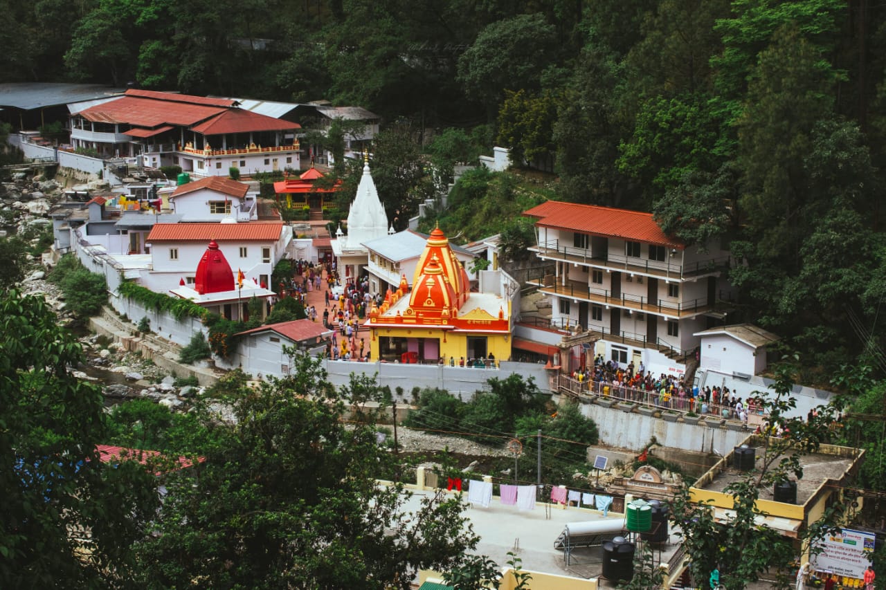 From Neem Karoli Baba to Golu Devta: The Twin Shrines of Kainchi Dham & Ghorakhal